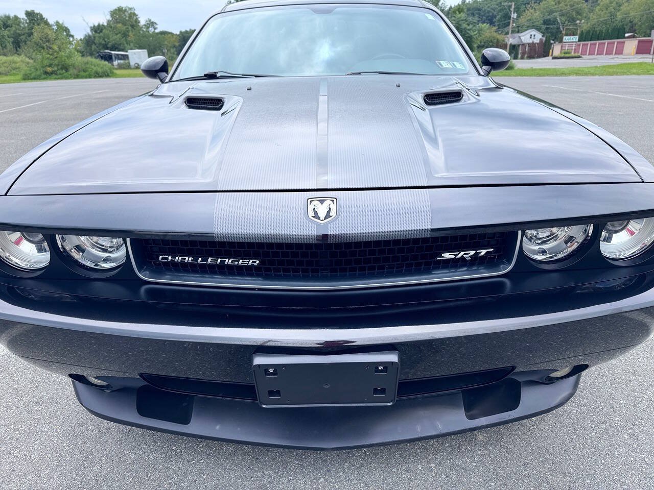 Used 2009 Dodge Challenger SRT8 w/ SRT Option Group II RWD image 2