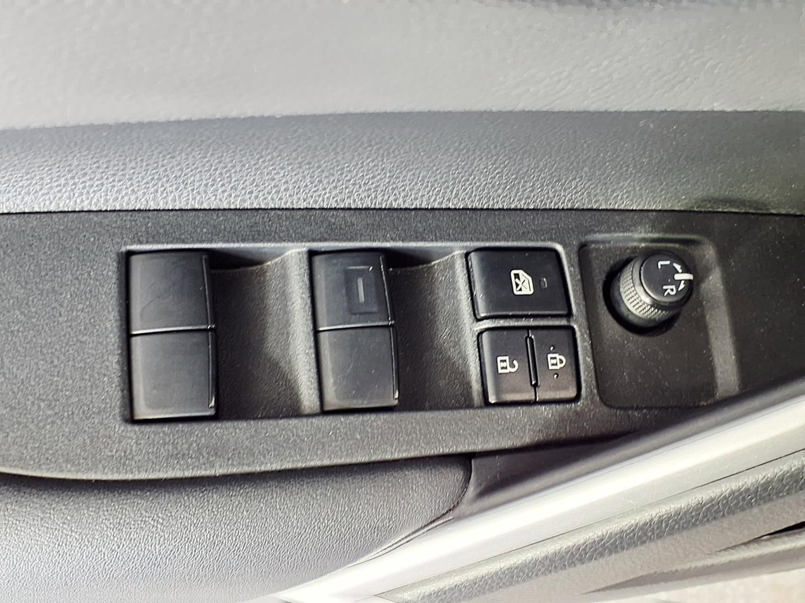 Used 2023 Toyota Corolla Cross XLE w/ Convenience Package image 16