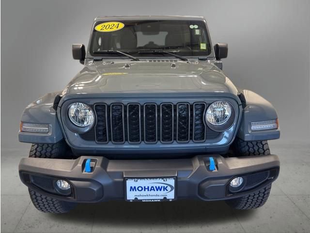 Used 2024 Jeep Wrangler Unlimited w/ Convenience Group AWD/4WD image 9