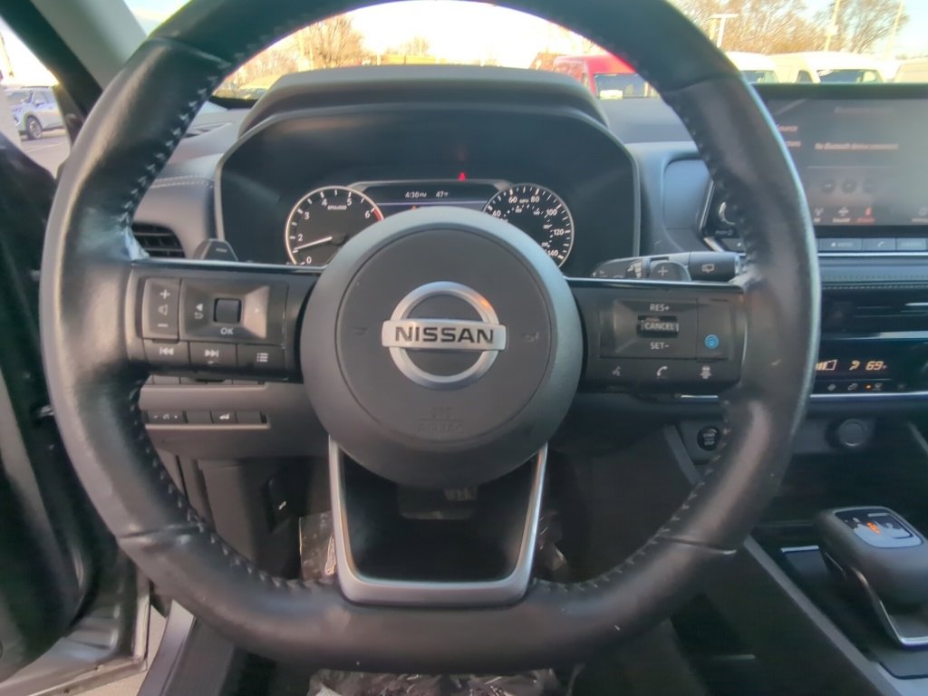 Used 2021 Nissan Rogue SV w/ Premium Package image 18