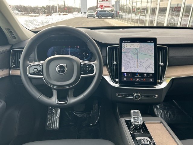 Certified 2025 Volvo XC90 B6 Plus AWD/4WD image 18