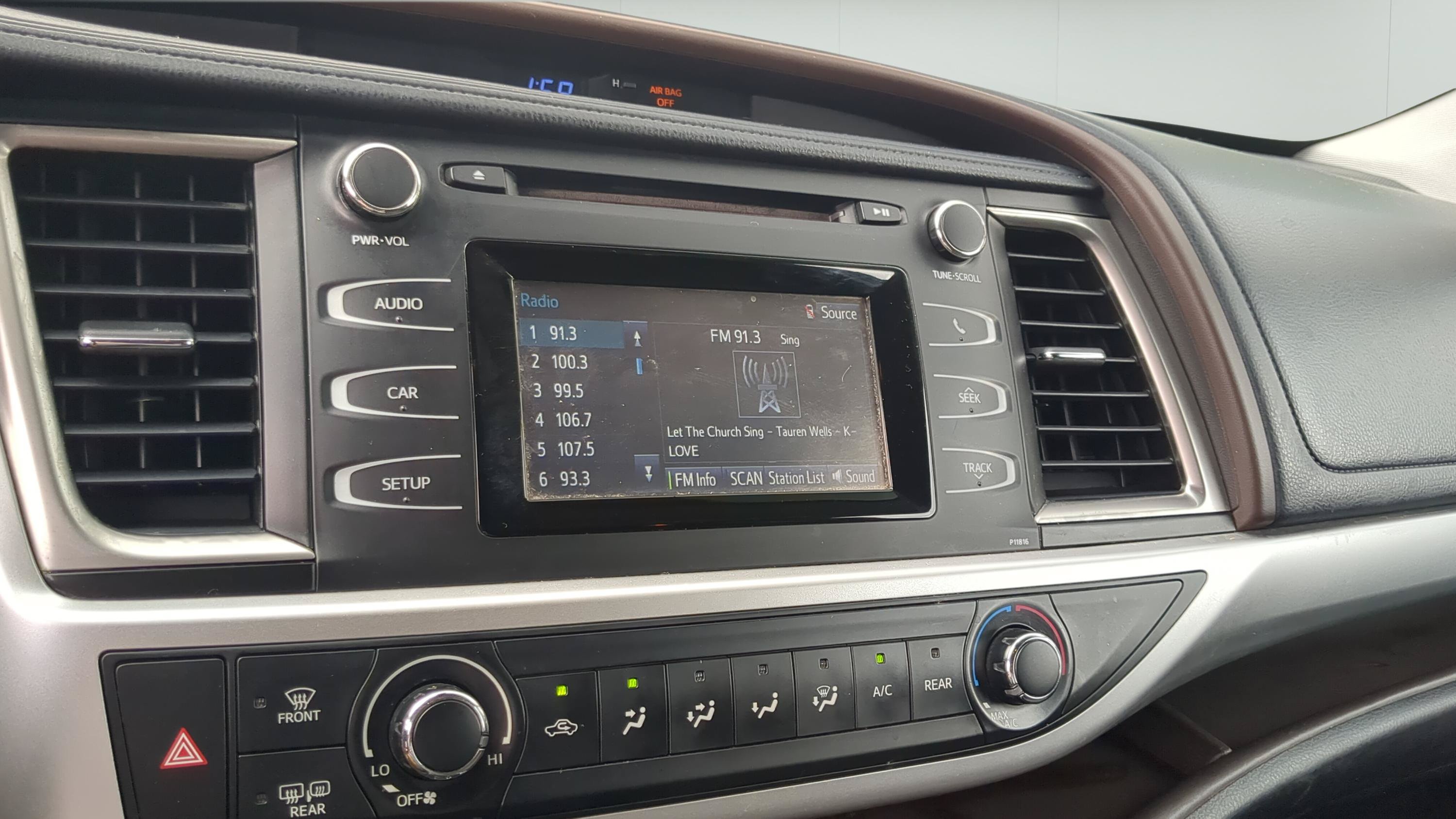 Used 2019 Toyota Highlander LE FWD image 15