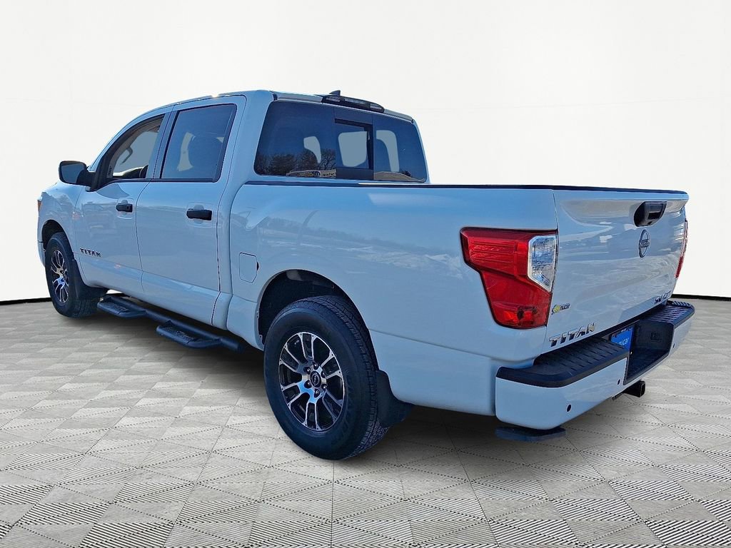 Used 2024 Nissan Titan SV w/ Accessory Utility Package image 5