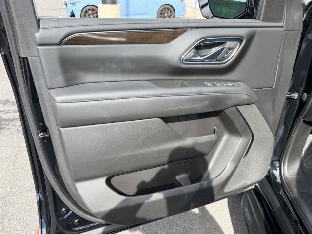 Used 2023 GMC Yukon XL SLE AWD/4WD image 18