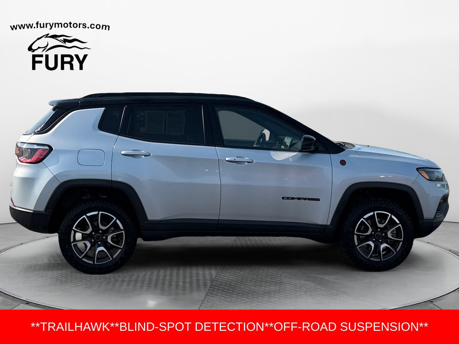 Used 2025 Jeep Compass Trailhawk AWD/4WD image 2