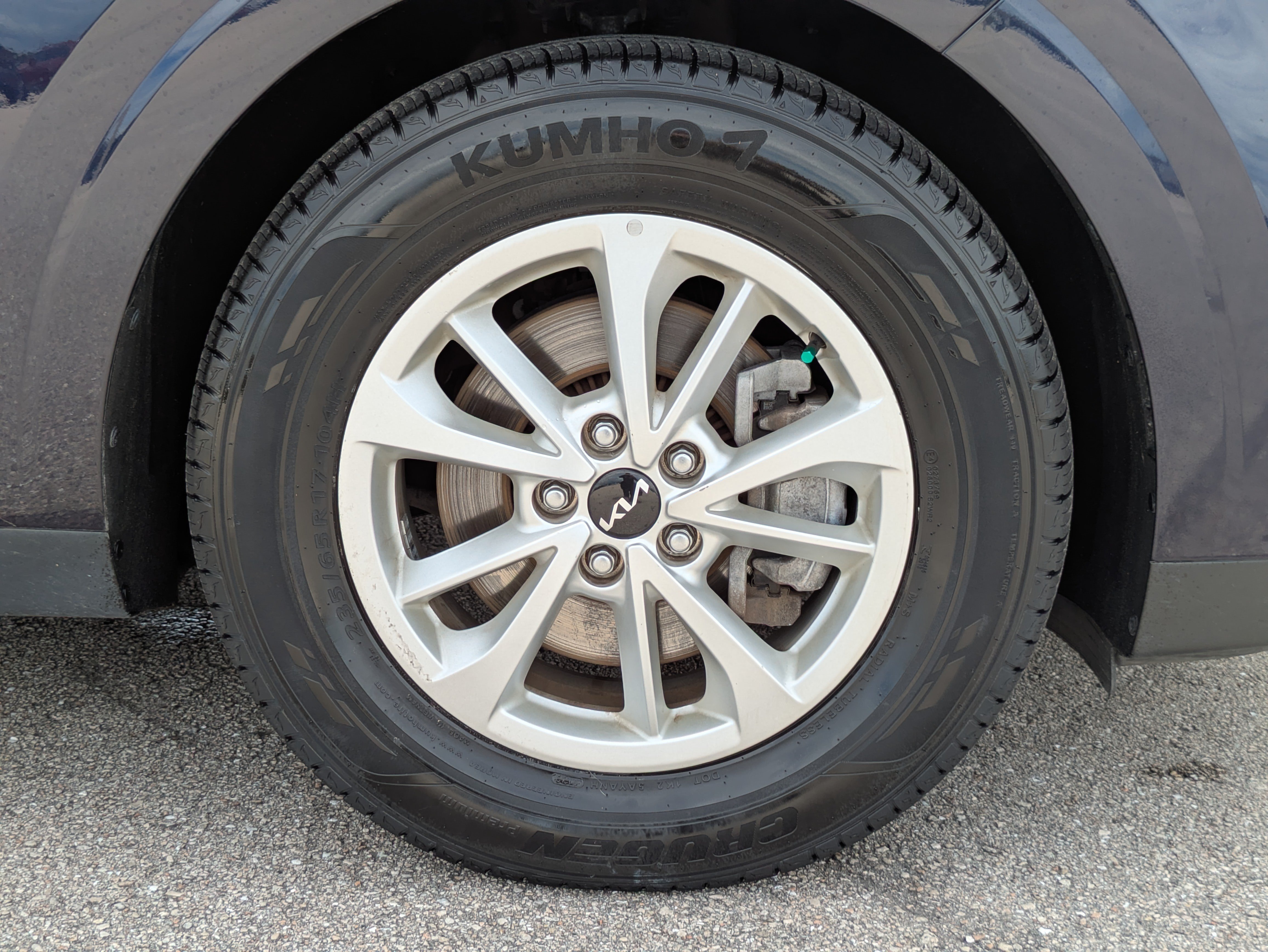 Certified 2024 Kia Carnival LX FWD image 11