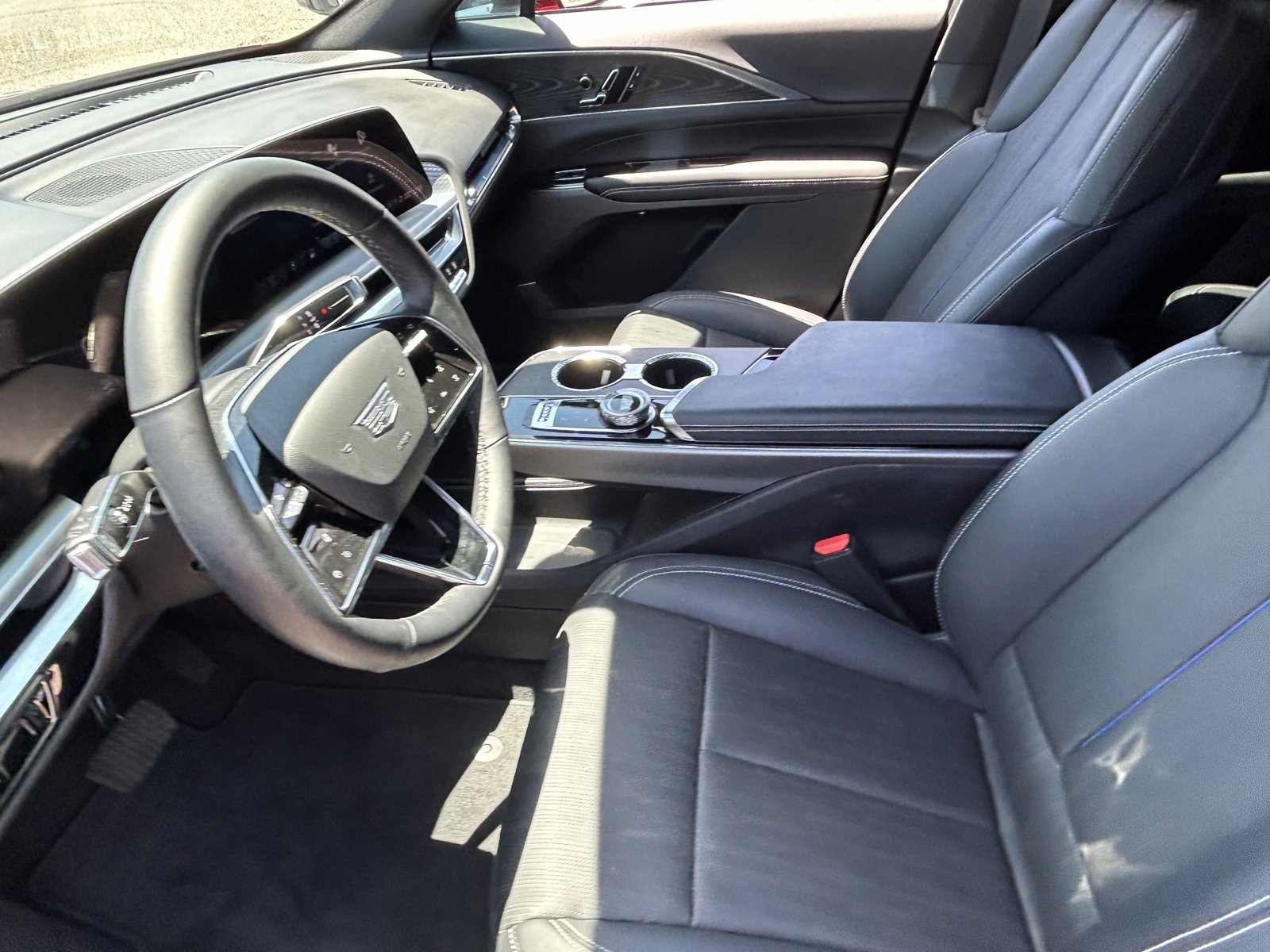 Used 2024 Cadillac Lyriq Sport RWD image 10