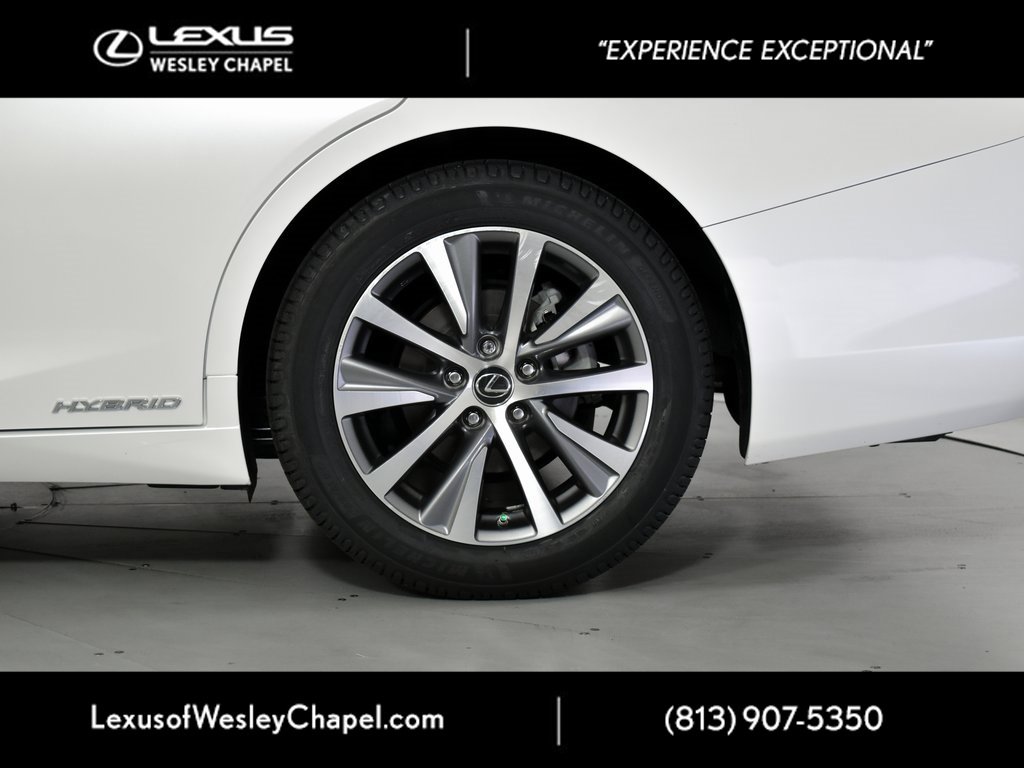 Used 2020 Lexus ES 300h w/ Premium Package image 11