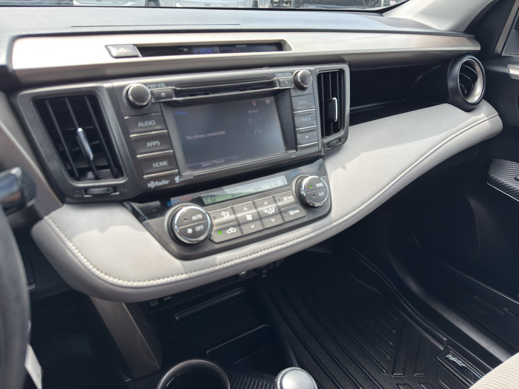 Used 2015 Toyota RAV4 XLE AWD/4WD image 21