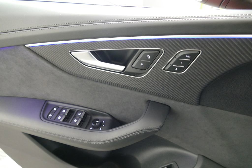 Used 2023 Audi RS Q8 AWD/4WD image 31