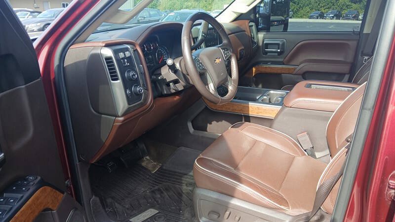 Used 2016 Chevrolet Silverado 2500 High Country w/ High Country Premium Package AWD/4WD image 12