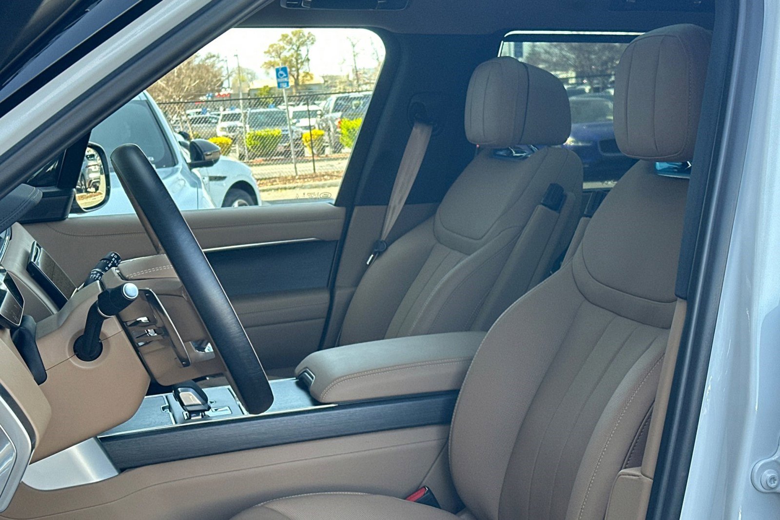 New 2026 Land Rover Range Rover SE image 6