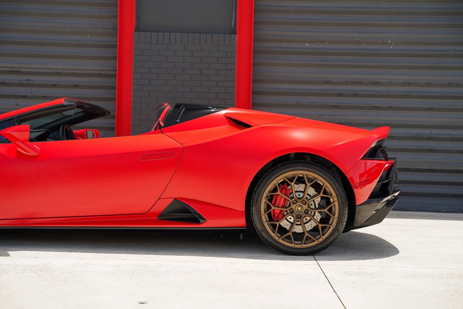 Used 2022 Lamborghini Huracan EVO RWD image 5