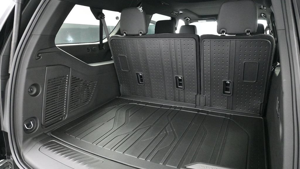 New 2026 Chevrolet Suburban LT w/ Comfort Package RWD image 15