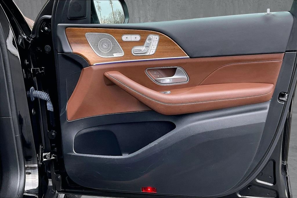 Used 2024 Mercedes-Benz GLS 450 4MATIC image 29