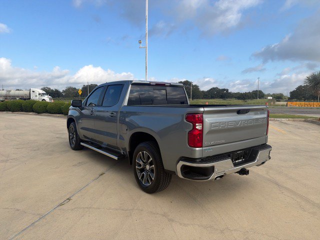 Used 2023 Chevrolet Silverado 1500 LT AWD/4WD image 12