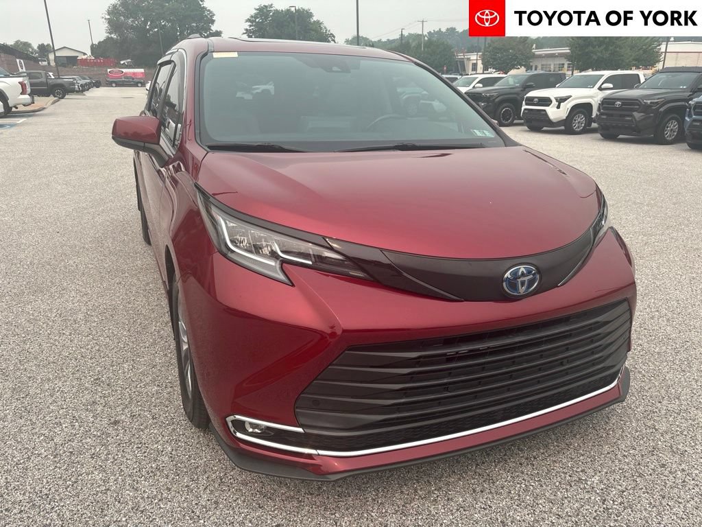 Used 2021 Toyota Sienna XLE