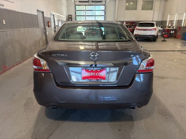 Used 2015 Nissan Altima 2.5 S w/ Power Driver Seat Package FWD image 4
