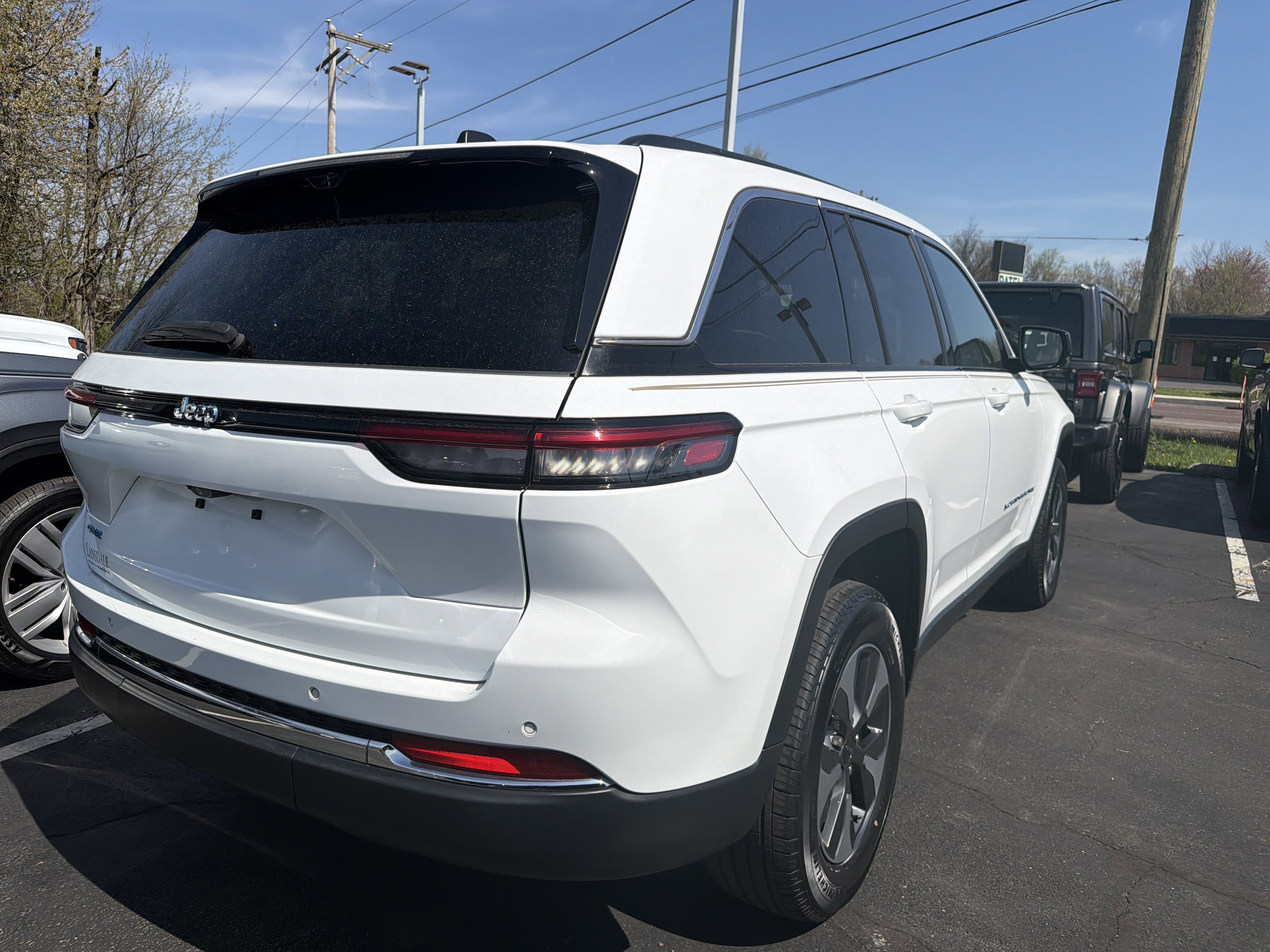 Certified 2022 Jeep Grand Cherokee Limited 4xe w/ Luxury Tech Group II AWD/4WD image 7