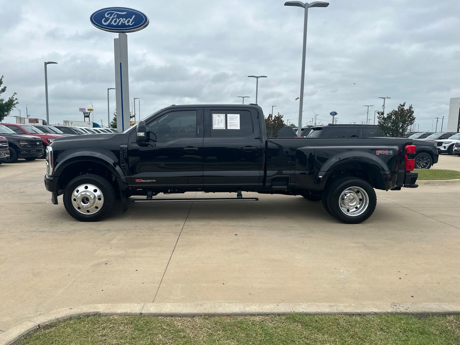 Used 2026 Ford F450 Platinum w/ FX4 Off-Road Package AWD/4WD image 3