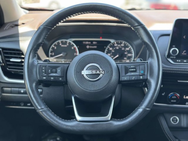 Used 2023 Nissan Rogue SL AWD/4WD image 24