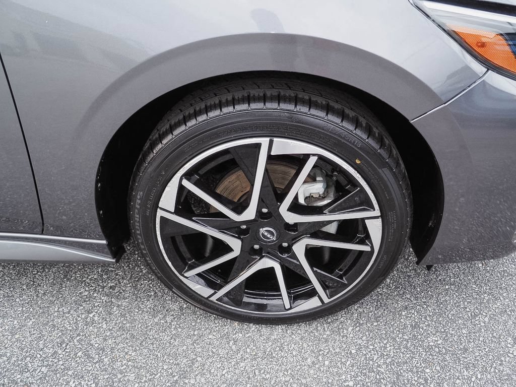 Used 2025 Nissan Sentra SR FWD image 34