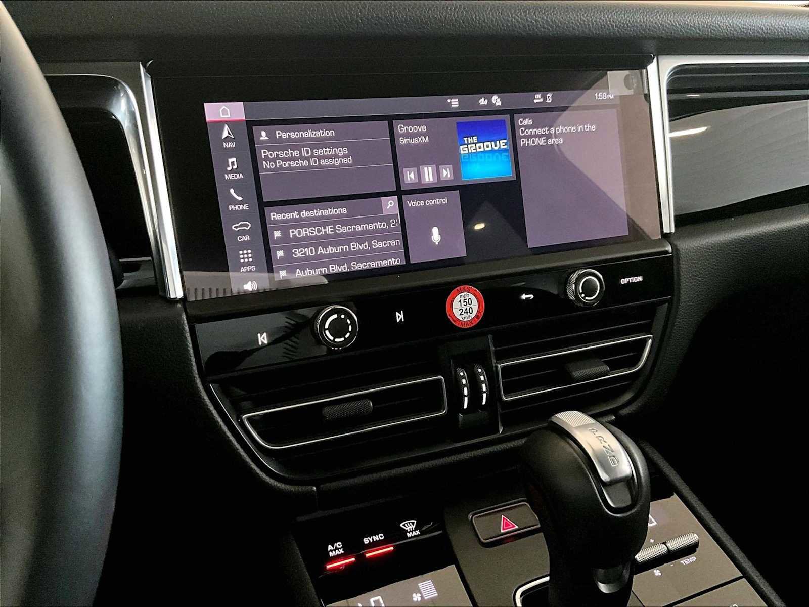 Used 2025 Porsche Macan image 19