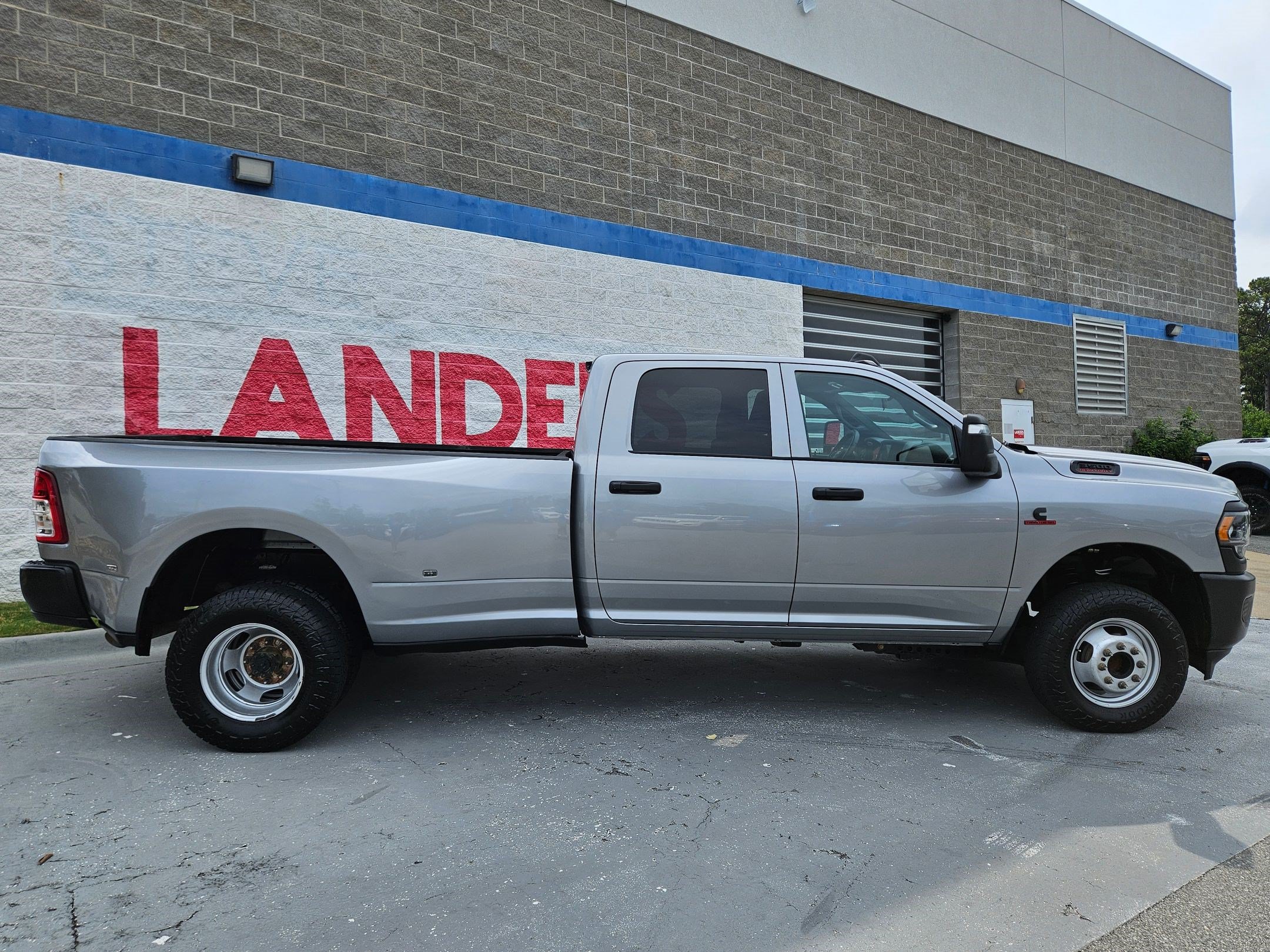 Used 2024 RAM 3500 Tradesman AWD/4WD image 8