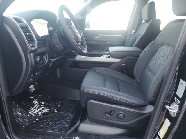 New 2026 RAM 1500 4x4 Crew Cab image 17