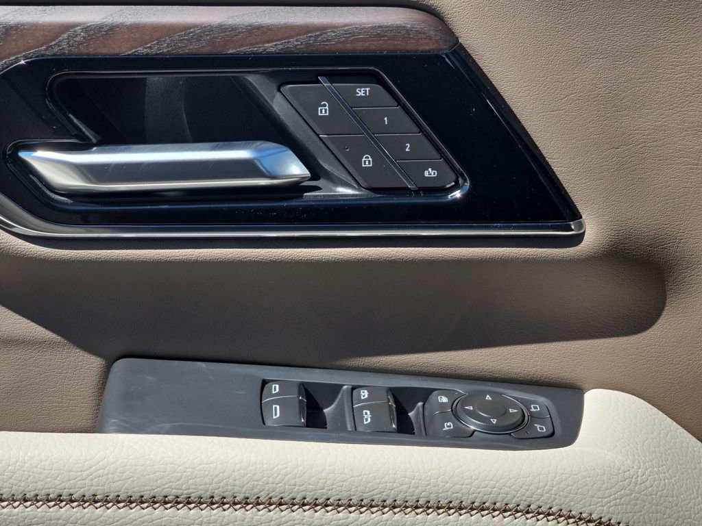 Used 2026 GMC Yukon Denali w/ Denali Reserve Package image 33