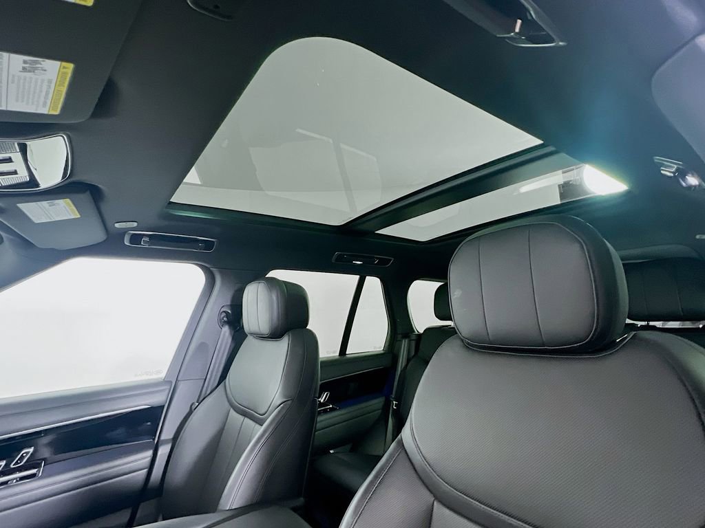 Used 2023 Land Rover Range Rover SE image 23