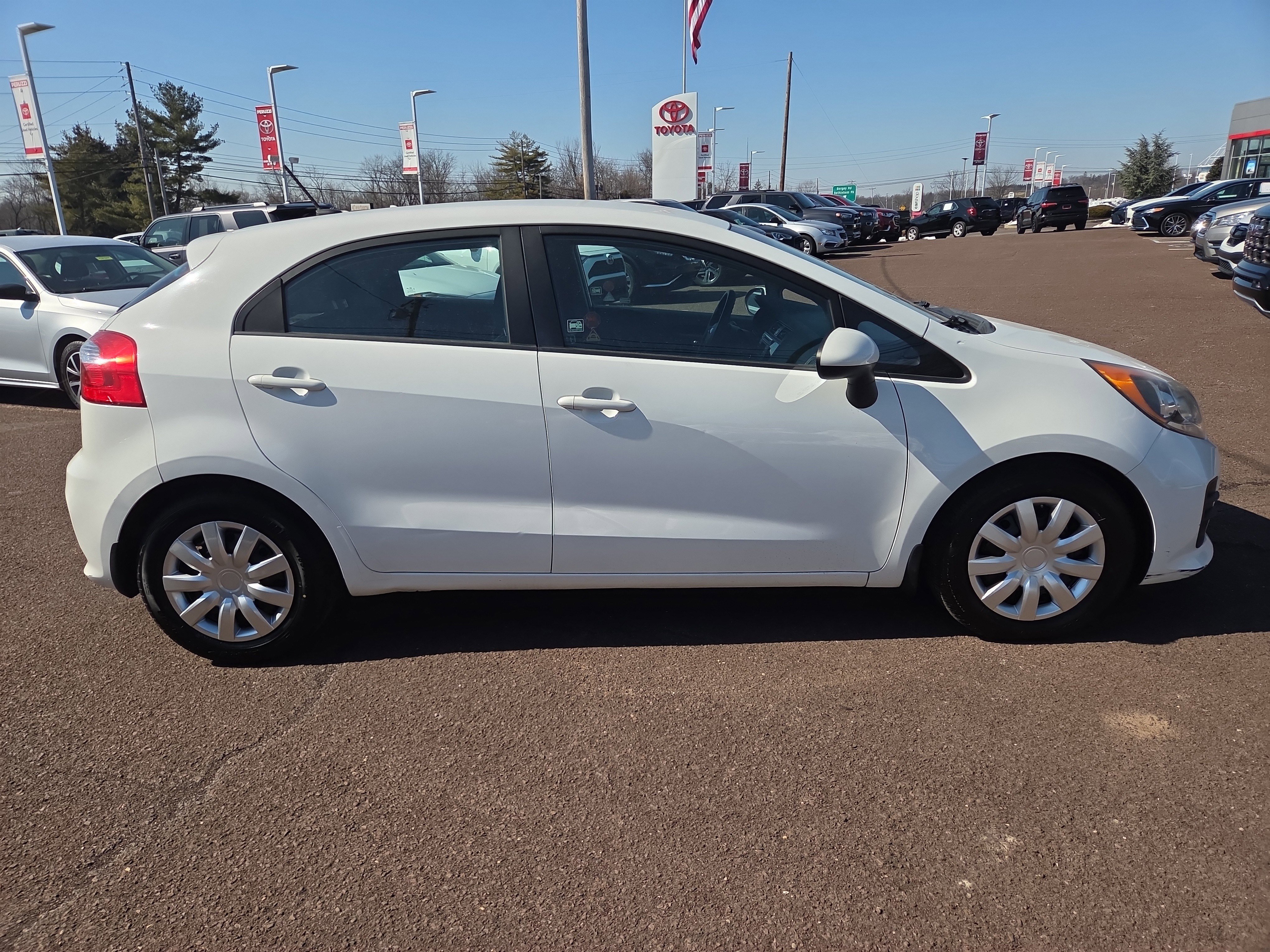 Used 2016 Kia Rio LX w/ Power Package image 2