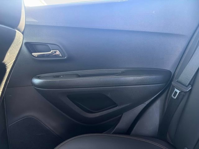 Used 2021 Chevrolet Trax LT w/ Sport Edition FWD image 14