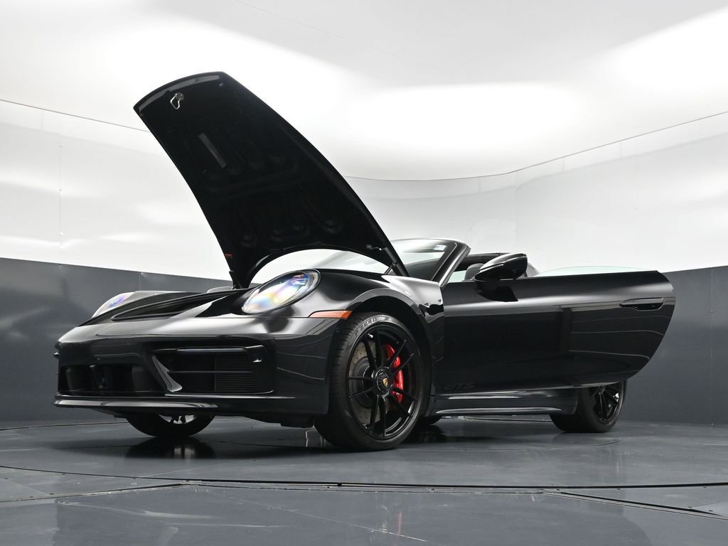 Certified 2022 Porsche 911 Targa 4 GTS AWD/4WD image 34