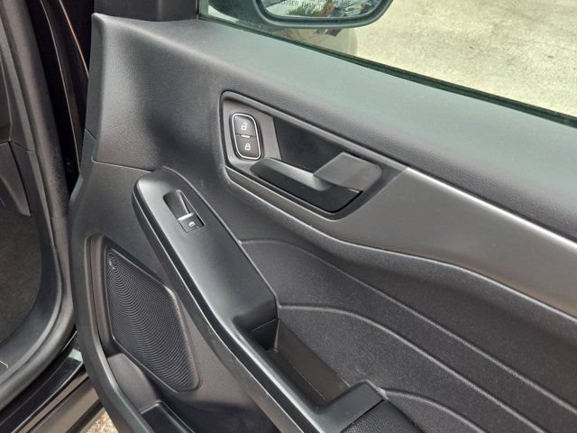 Used 2025 Ford Escape Active AWD/4WD image 28