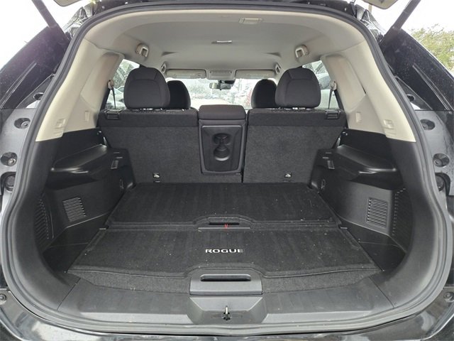 Used 2020 Nissan Rogue SV image 15