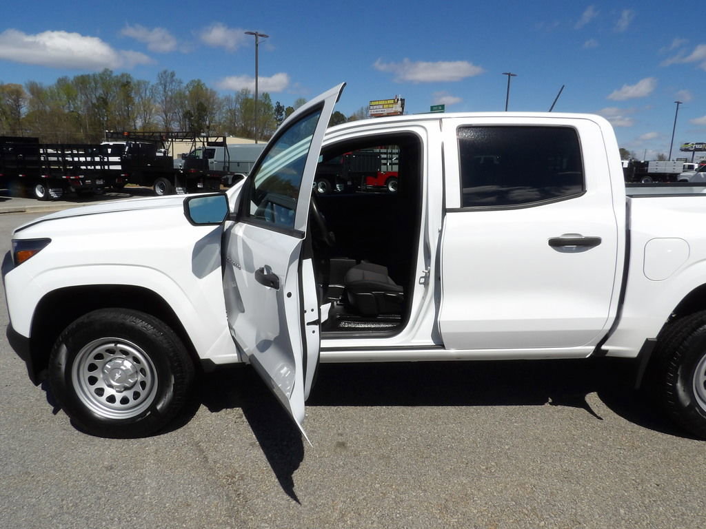Used 2023 Chevrolet Colorado W/T RWD image 13