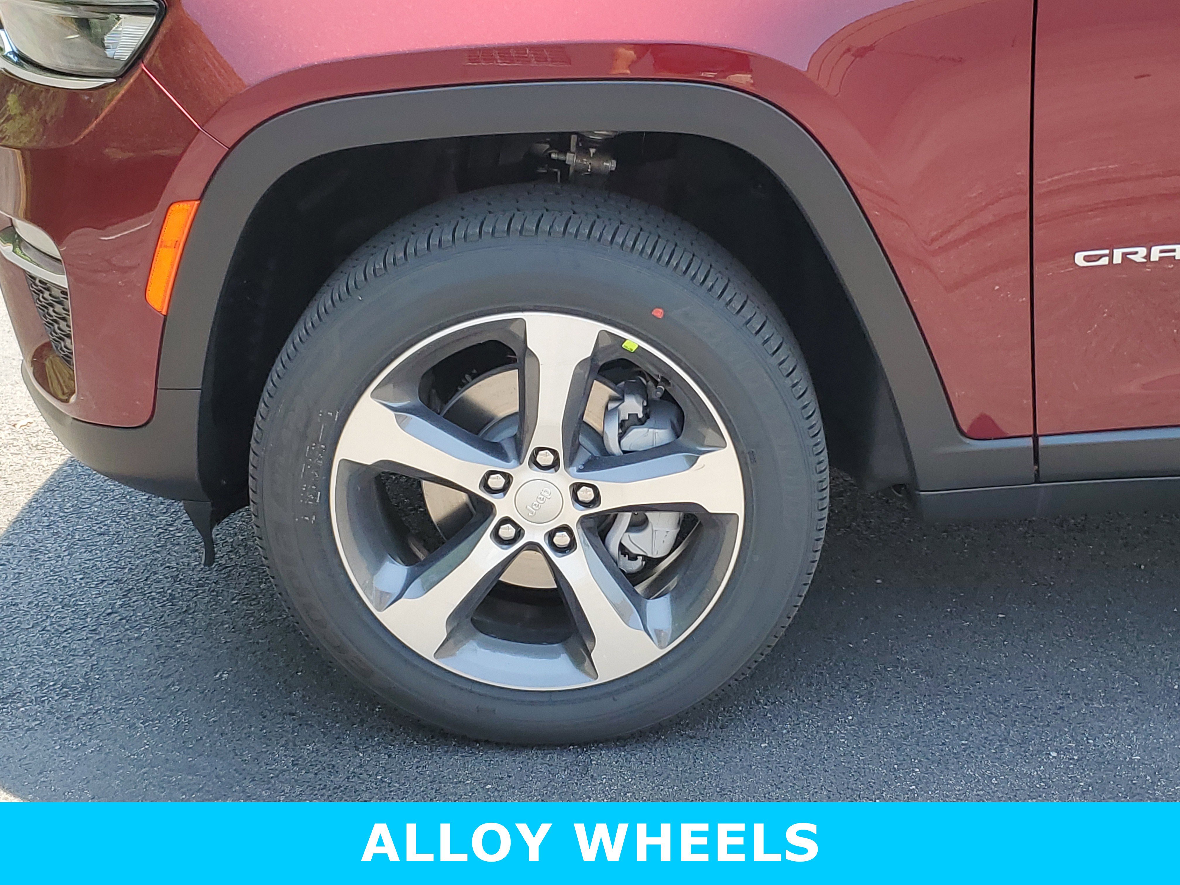 New 2025 Jeep Grand Cherokee Limited image 9