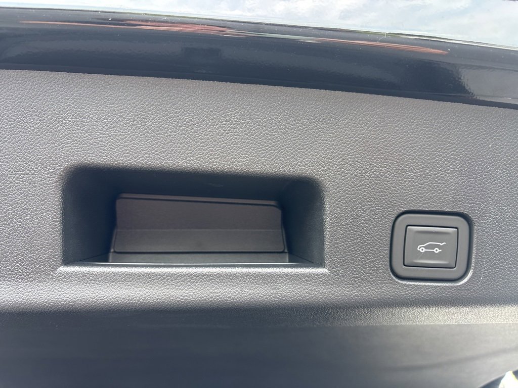 New 2025 GMC Acadia Elevation w/ Elevation Premium Package image 7