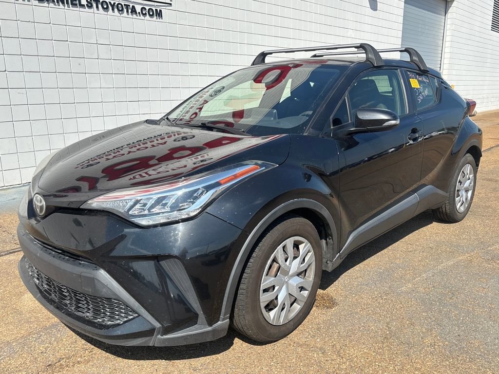 Used 2020 Toyota C-HR LE image 1