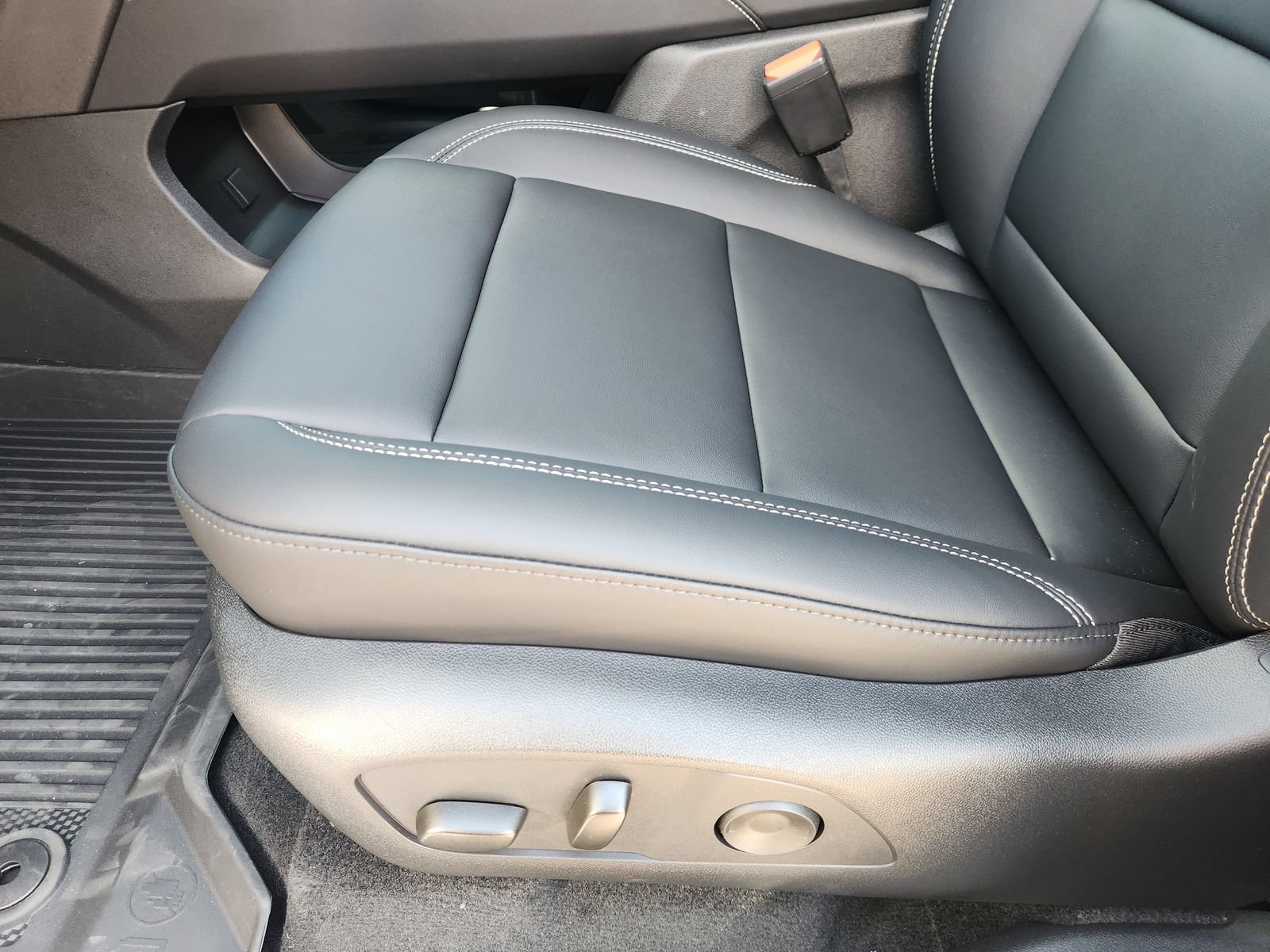 New 2026 GMC Acadia Elevation w/ Black Edition FWD image 28