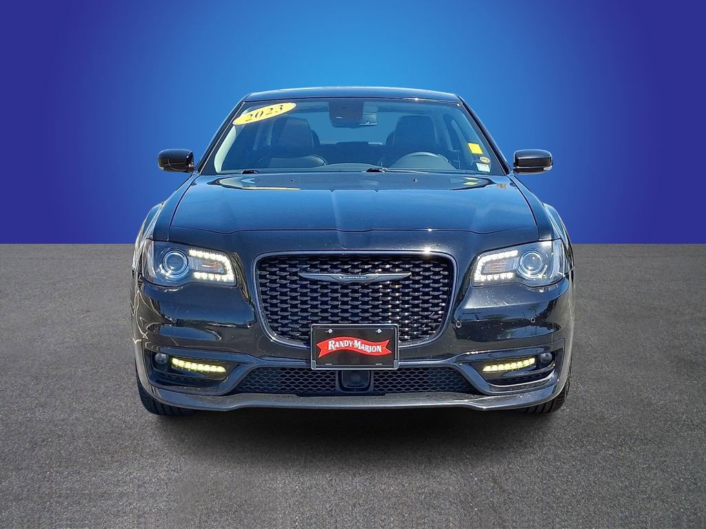 Used 2023 Chrysler 300 Touring L w/ Popular Equipment Group image 2