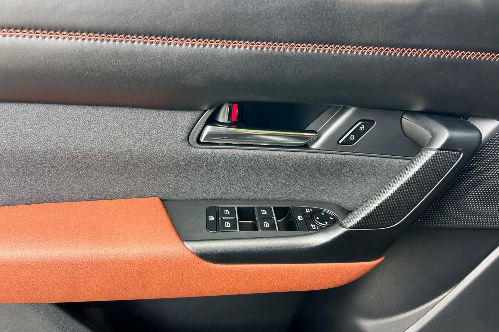 Certified 2025 MAZDA CX-50 2.5 Turbo w/ Weather Package AWD/4WD image 13