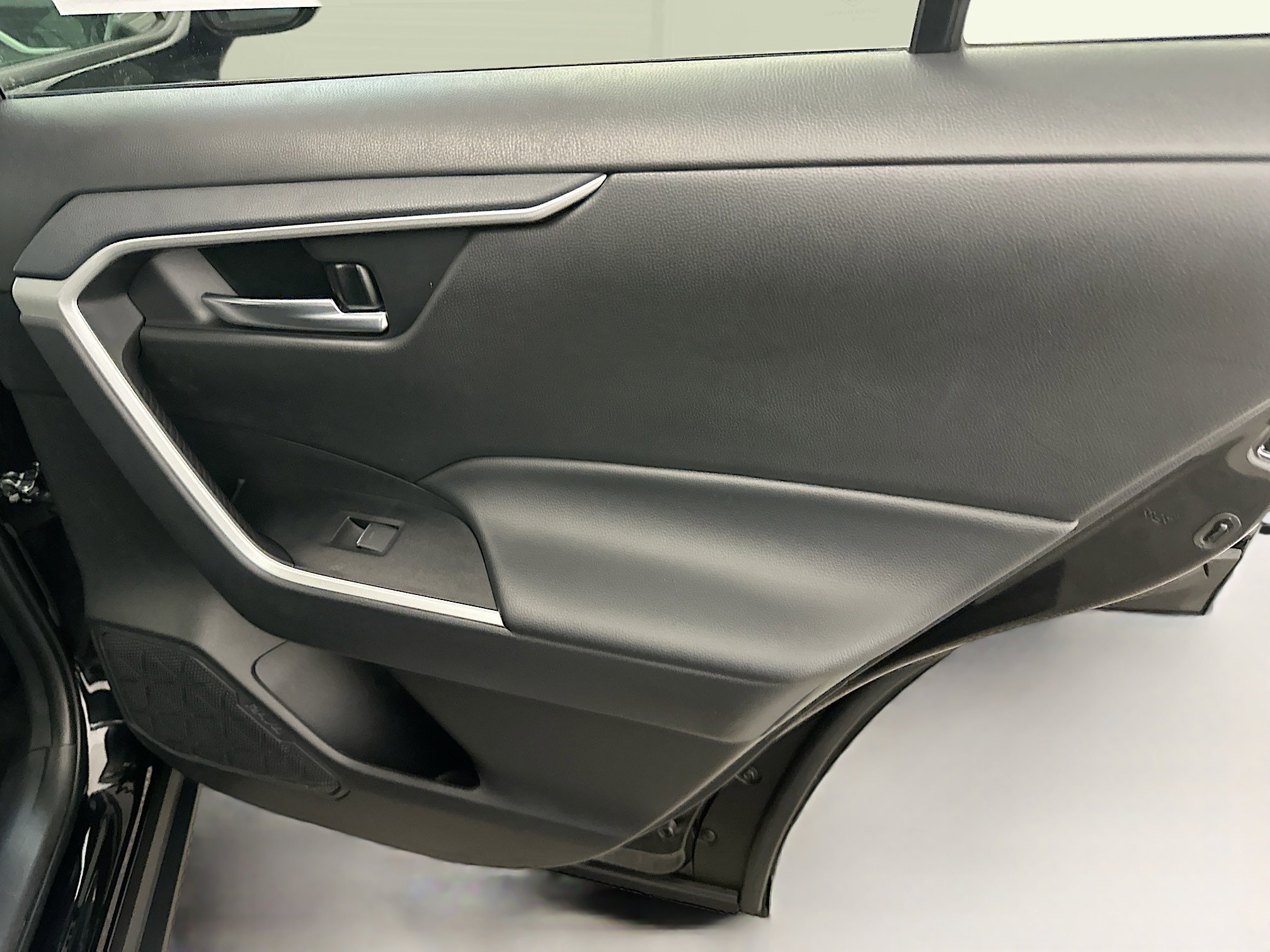 Used 2025 Toyota RAV4 XLE image 31