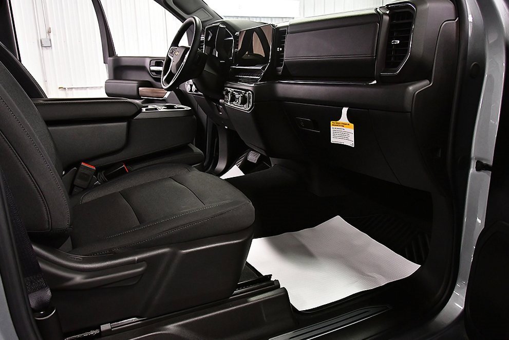 Used 2025 Chevrolet Silverado 2500 LT w/ Convenience Package image 31