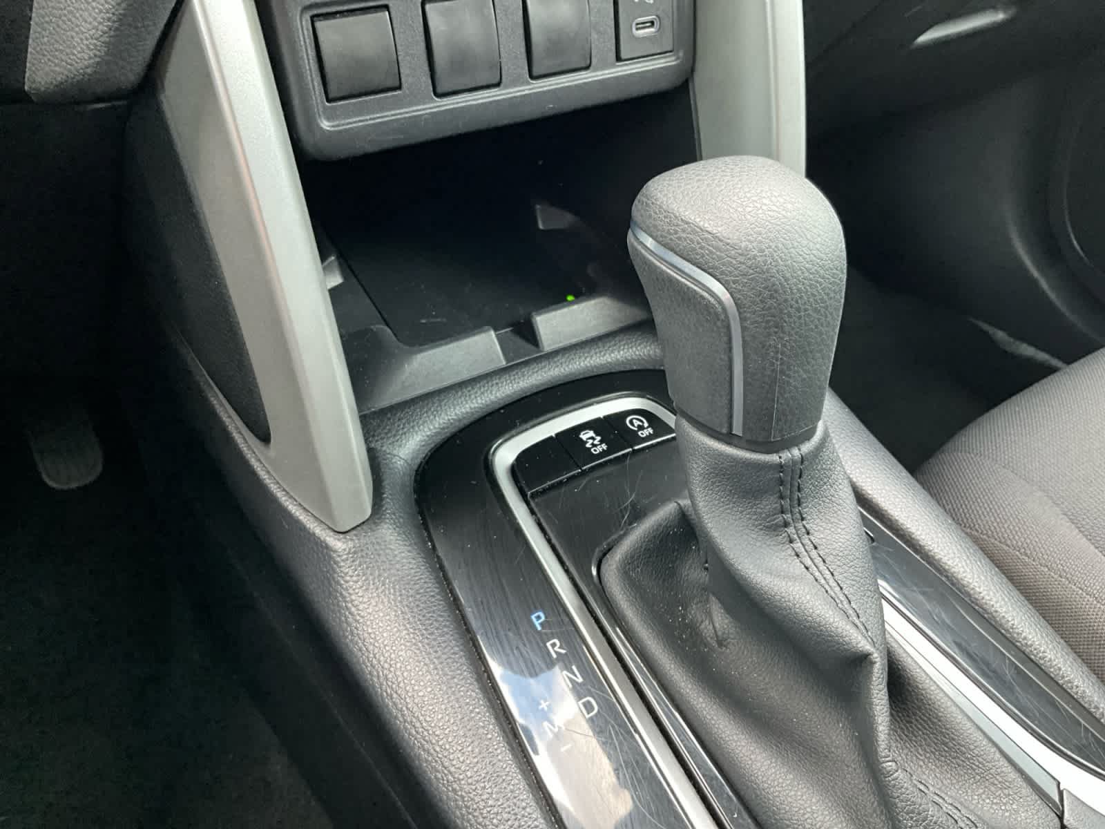 Used 2025 Toyota Corolla Cross LE w/ Moonroof Package FWD image 17