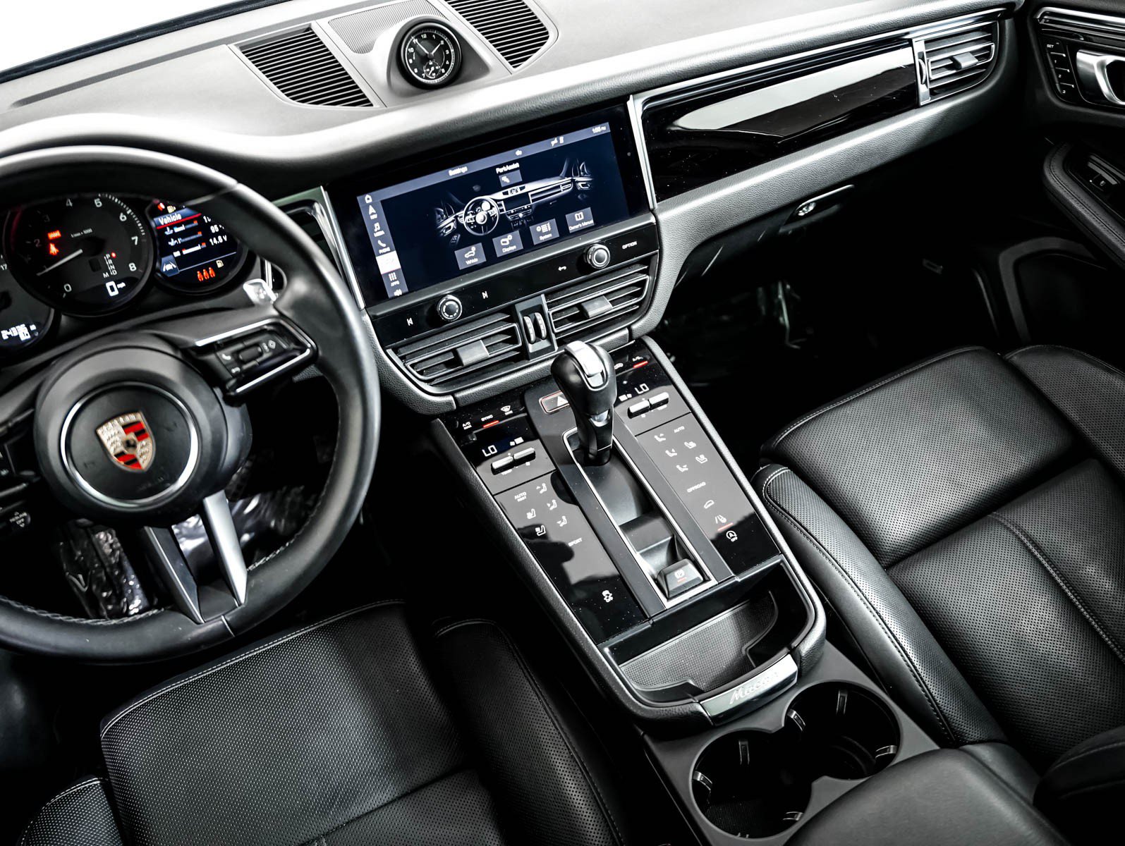 Certified 2024 Porsche Macan w/ Premium Plus Package AWD/4WD image 19