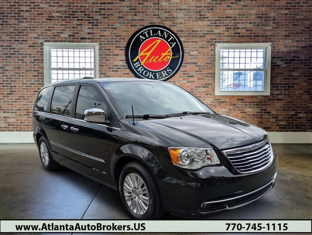 Used 2013 Chrysler Town & Country Limited w/ Luxury Group