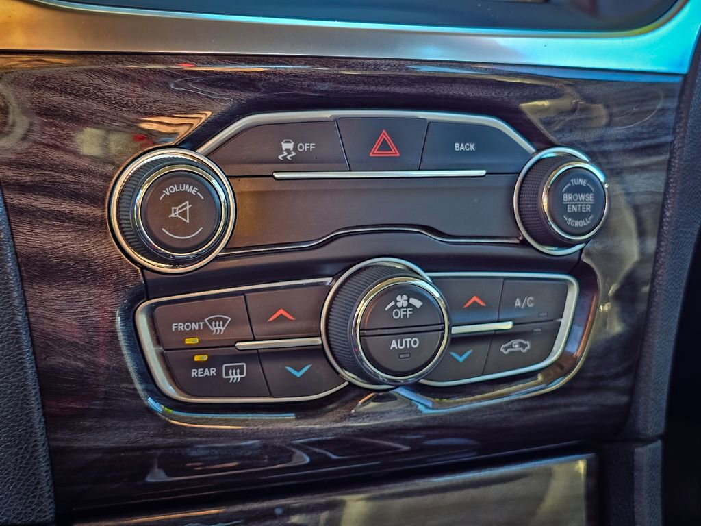 Used 2016 Chrysler 300 Limited image 24