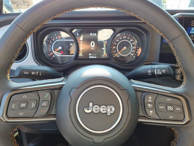 Used 2025 Jeep Gladiator Sport AWD/4WD image 19